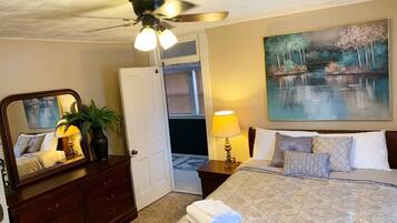 3 bedrooms, in-room safe, desk, iron/ironing board