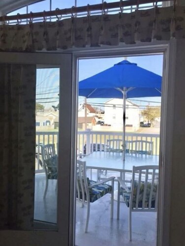 Spacious 5 BR 3B Wildwood Condo, Sleeps 12-14