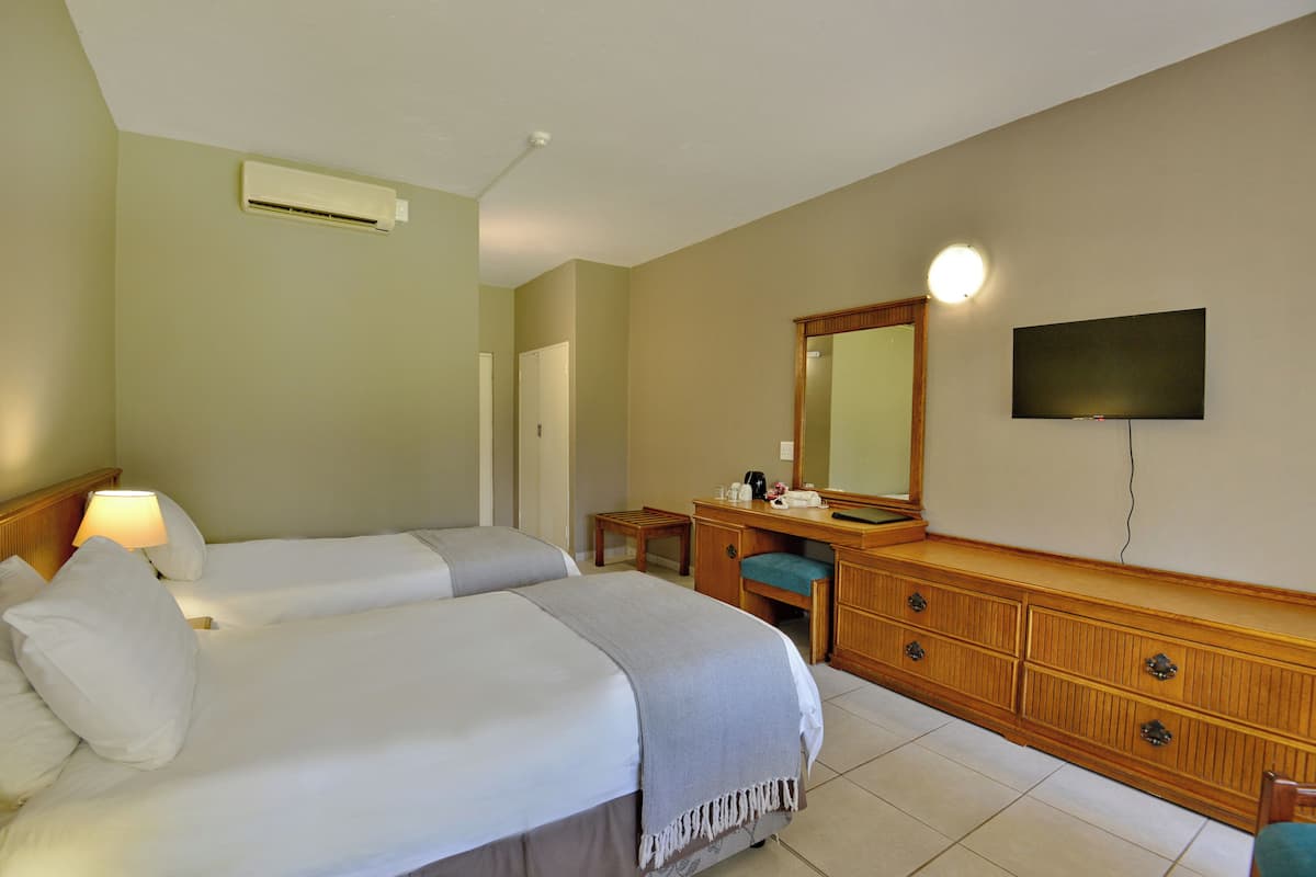 Executive Twin Room | 1 bedroom, in-room safe, iron/ironing board, free WiFi
