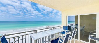 Direct Beachfront, 3/3, Heated Pool & Hot Tub - 305