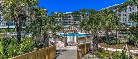 المنطقة المحيطة بالمنشأة