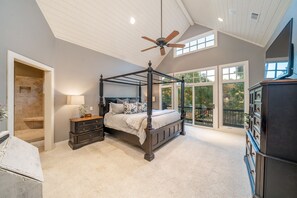 5 habitaciones, tabla de planchar con plancha y cuna de viaje