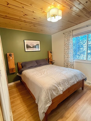 3 bedrooms, desk, free WiFi, bed sheets