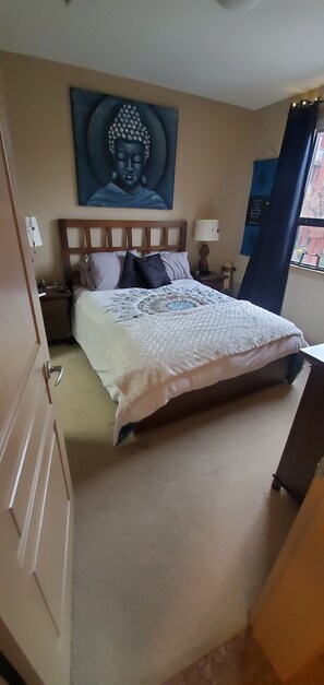 1 bedroom, iron/ironing board, free WiFi, bed sheets - Sun Beach Kelowna- 1 bed plus den (Kelowna)