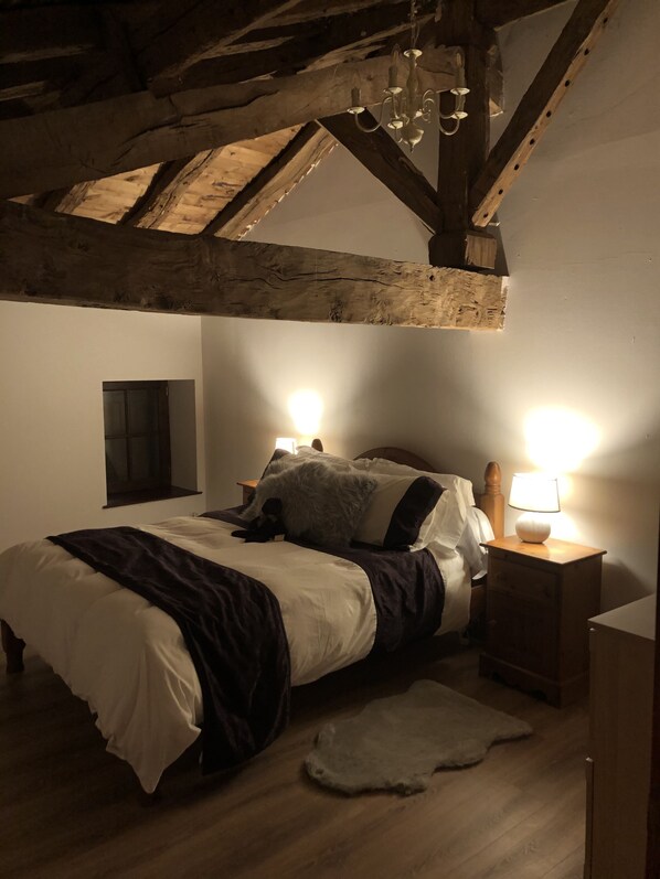 3 bedrooms, iron/ironing board, free WiFi, bed sheets