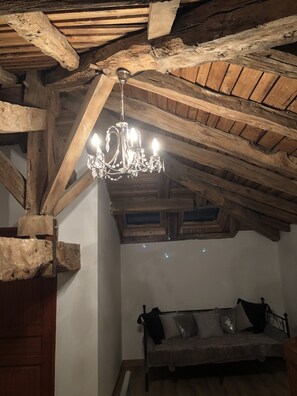 Interior - Lovely detached Farmhouse on edge of village near Confolens (Oradour-Fanais)