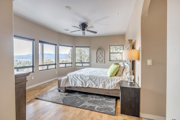 3 bedrooms, iron/ironing board, travel cot, free WiFi