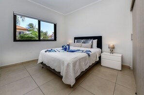 3 chambres, fer et planche à repasser, Wi-Fi gratuit, draps fournis