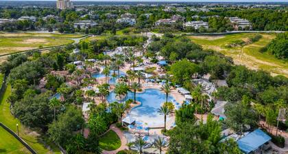 The Retreat House: An Upscale 8 Bdrm Villa with Home Theater at Reunion