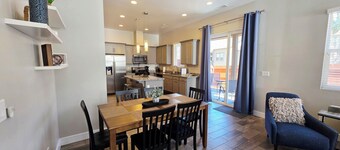 Townhome in the Pines-Quiet Cul-de-sac-A/C-W&D-Fireplace-Close to NAU & Trails