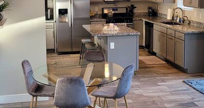 Townhome in the Pines-Quiet Cul-de-sac-A/C-W&D-Fireplace-Close to NAU & Trails