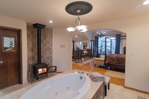 4 Schlafzimmer, Bügeleisen/Bügelbrett, kostenloses WLAN, Bettwäsche