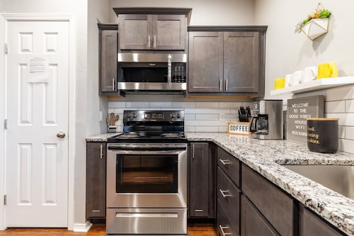 Good Vibes Chickasha | Fiber | Dog Friendly | W/D