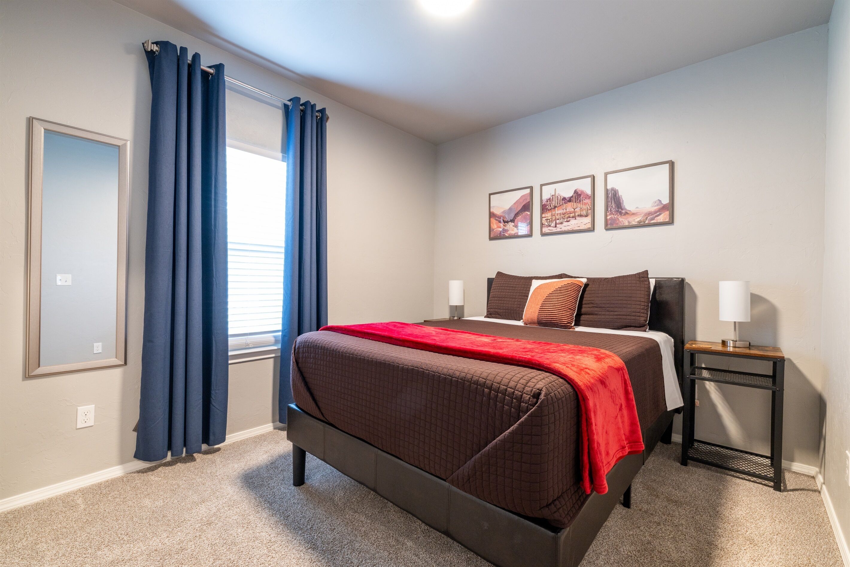 2 slaapkamers, een strijkplank/strijkijzer, gratis wifi, beddengoed