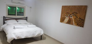 3 chambres, fer et planche à repasser, Wi-Fi, draps fournis