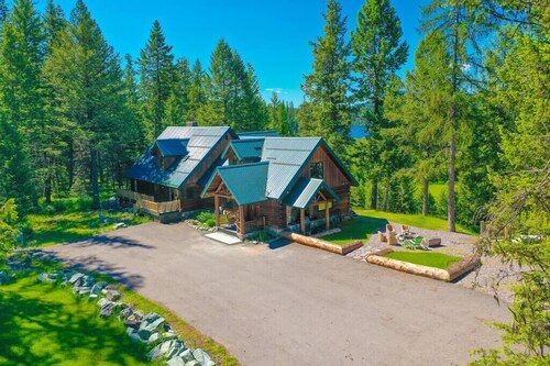 Dog Creek Lodge; Luxury Lodge Near Whitefish, MT