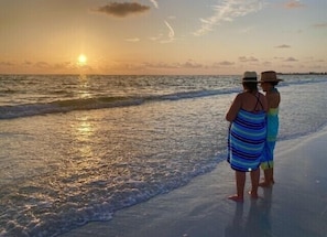 Liegestühle, Strandtücher