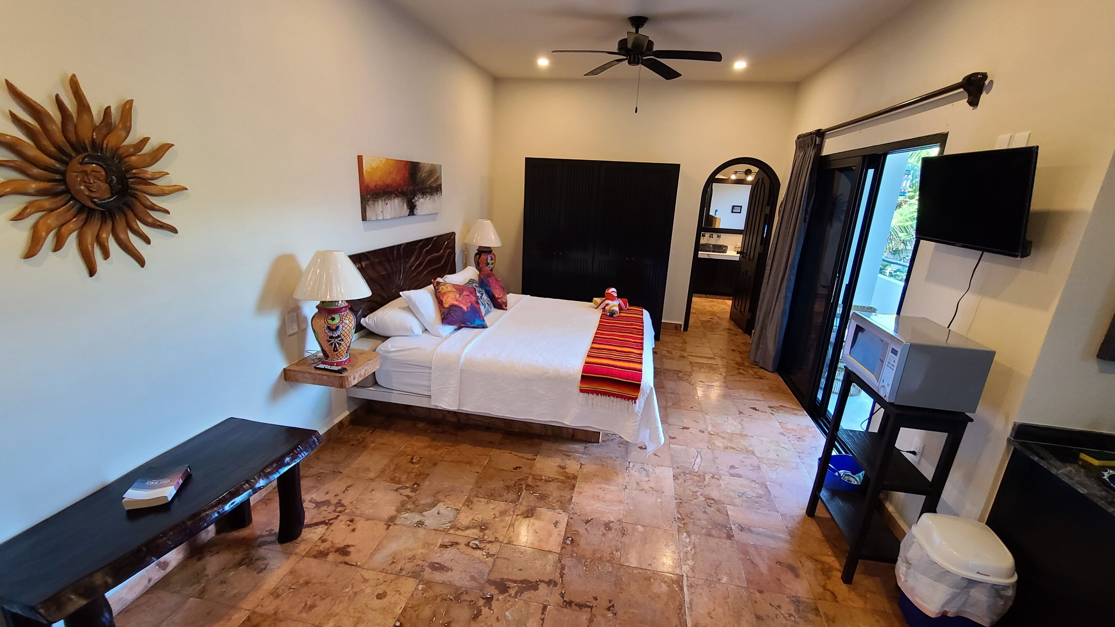 1 bedroom, in-room safe, WiFi (free), bed sheets