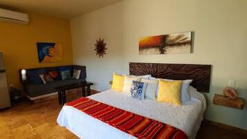 1 bedroom, in-room safe, WiFi (free), bed sheets