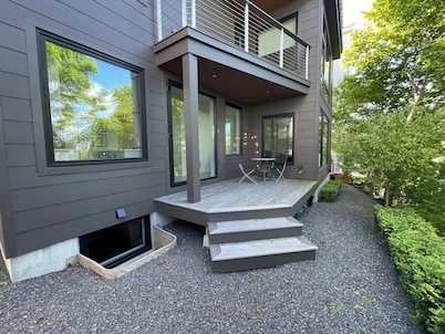Sunny Modern Oasis in Portland’s Trendy East End