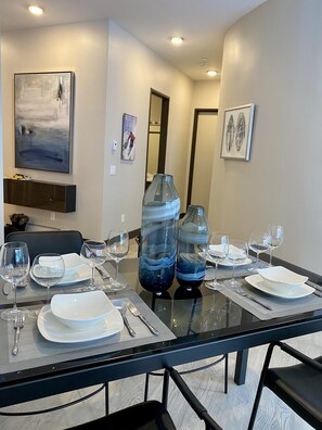 Dining - The "Powder Day" of Ski Condos! Ski-in Ski-out, Great Vibe, Chef's Kitchen + EV! (Winter Park)