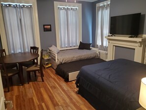 1 bedroom, free WiFi, bed sheets - Heart of Downtown Gettysburg - Walk to Shops, Dining & Historic Sites (Gettysburg)