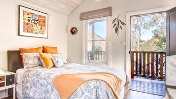 1 habitación, tabla de planchar con plancha, wifi y ropa de cama