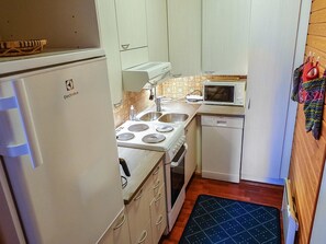 Fridge, microwave, dishwasher, cookware/dishes/utensils