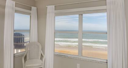Gorgeous, peaceful, direct oceanfront condo with stunning views.