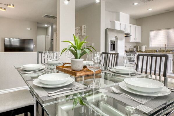 Dining - The Cloud9: Stylish, spacious and comfort at its finest (Las Vegas)