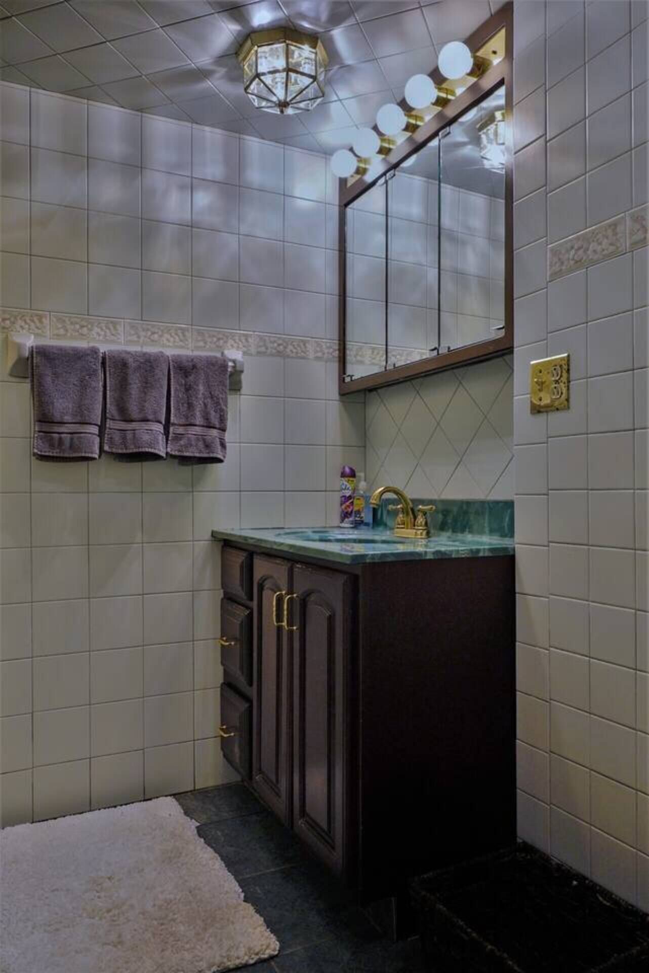 独立别墅 | 浴室 | 独立的浴缸和淋浴、深泡浴缸、免费洗浴用品、吹风机