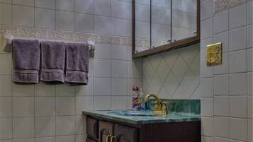 House | Bathroom
