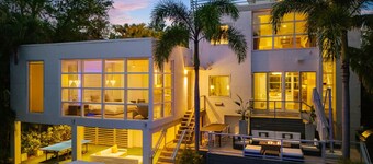 Tampa's #1 Rated Private 1 Acre Luxury Estate- Stunning Pool Spa-Best Location!