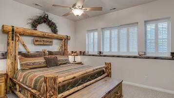 4 bedrooms, desk, iron/ironing board, travel cot