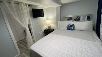 2 chambres, coffres-forts dans les chambres, bureau