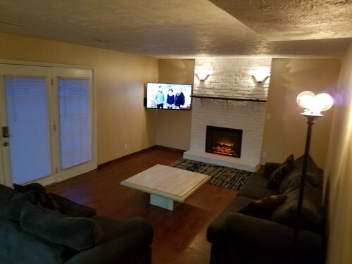 Spacious SW Omaha Home Near I-80, Garage Game Room, Family-Friendly, Safe Area!