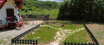 Immaculate 2-Bed Cottage near Krka Waterfalls