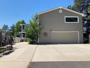 Exterior - Country Living for Grandparents, Travel Nurses and Execs! (CENTENNIAL)