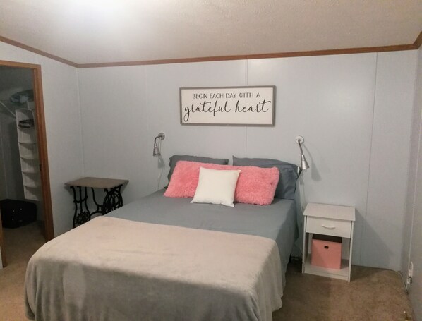 2 bedrooms, iron/ironing board, travel crib, free WiFi