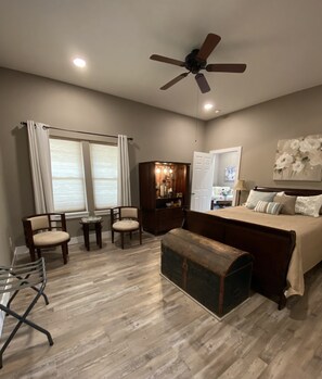 2 Schlafzimmer, Bügeleisen/Bügelbrett, kostenloses WLAN, Bettwäsche