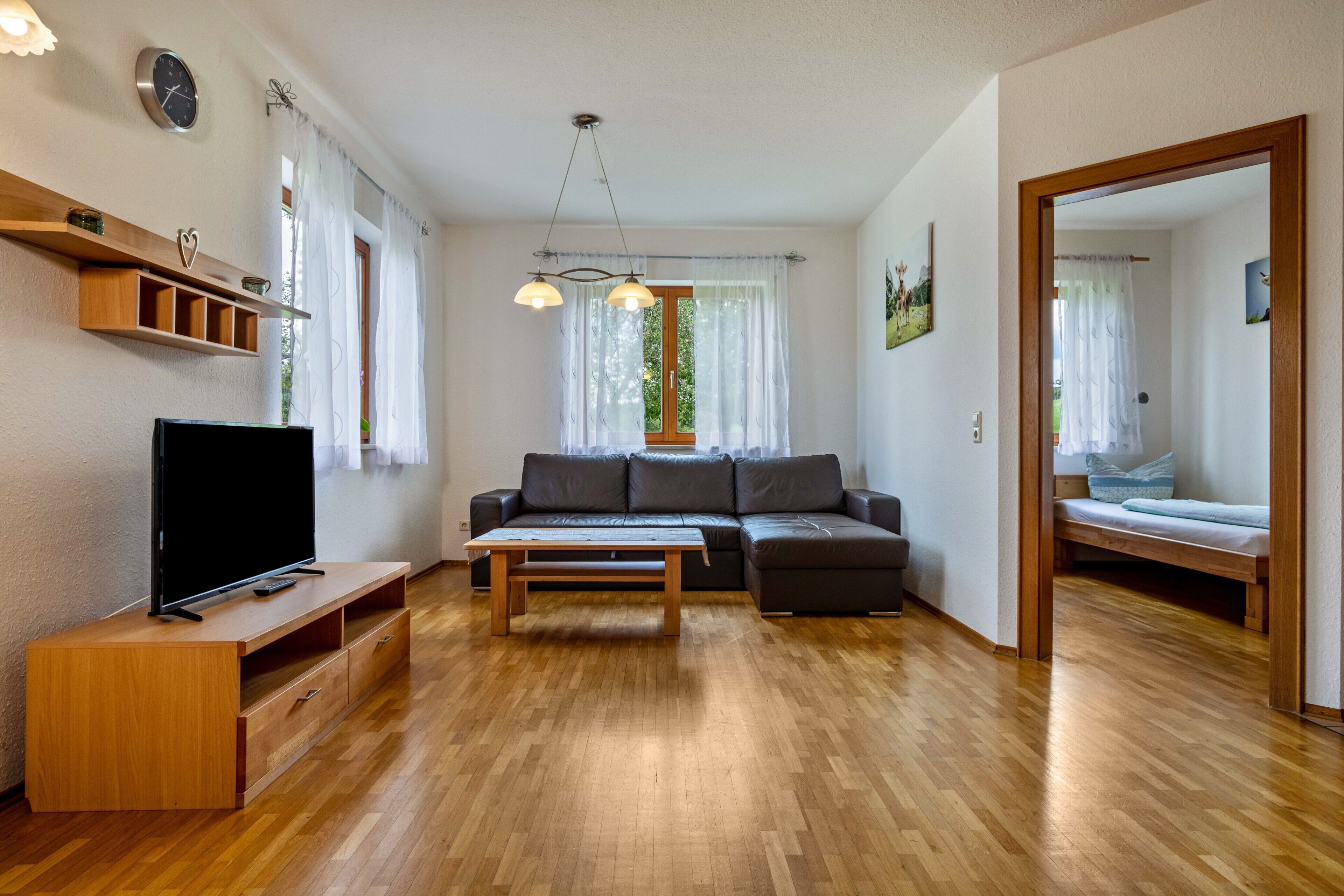 Fernseher, Tischtennisplatte