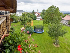 Property grounds - Comfortable vacation apartment 85 m² with private terrace (Gornhofen / Ravensburg)