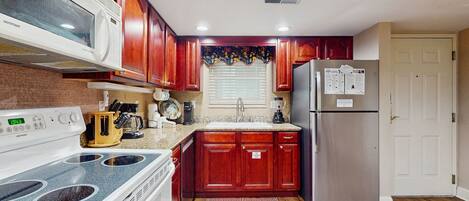 Fridge, microwave, oven, stovetop