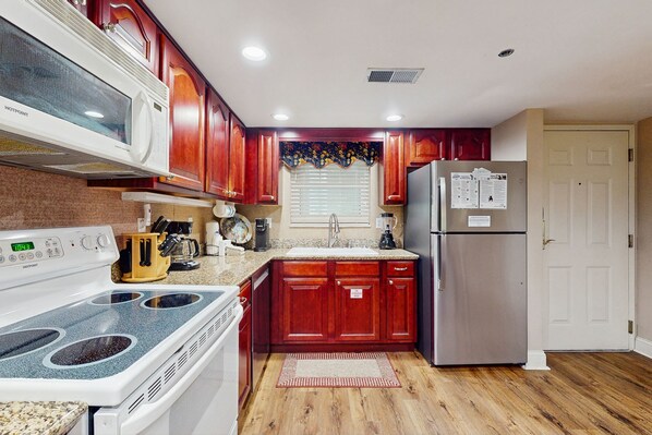 Fridge, microwave, oven, stovetop