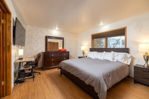 4 chambres, bureau, fer et planche à repasser, accès au Wi-Fi (inclus)