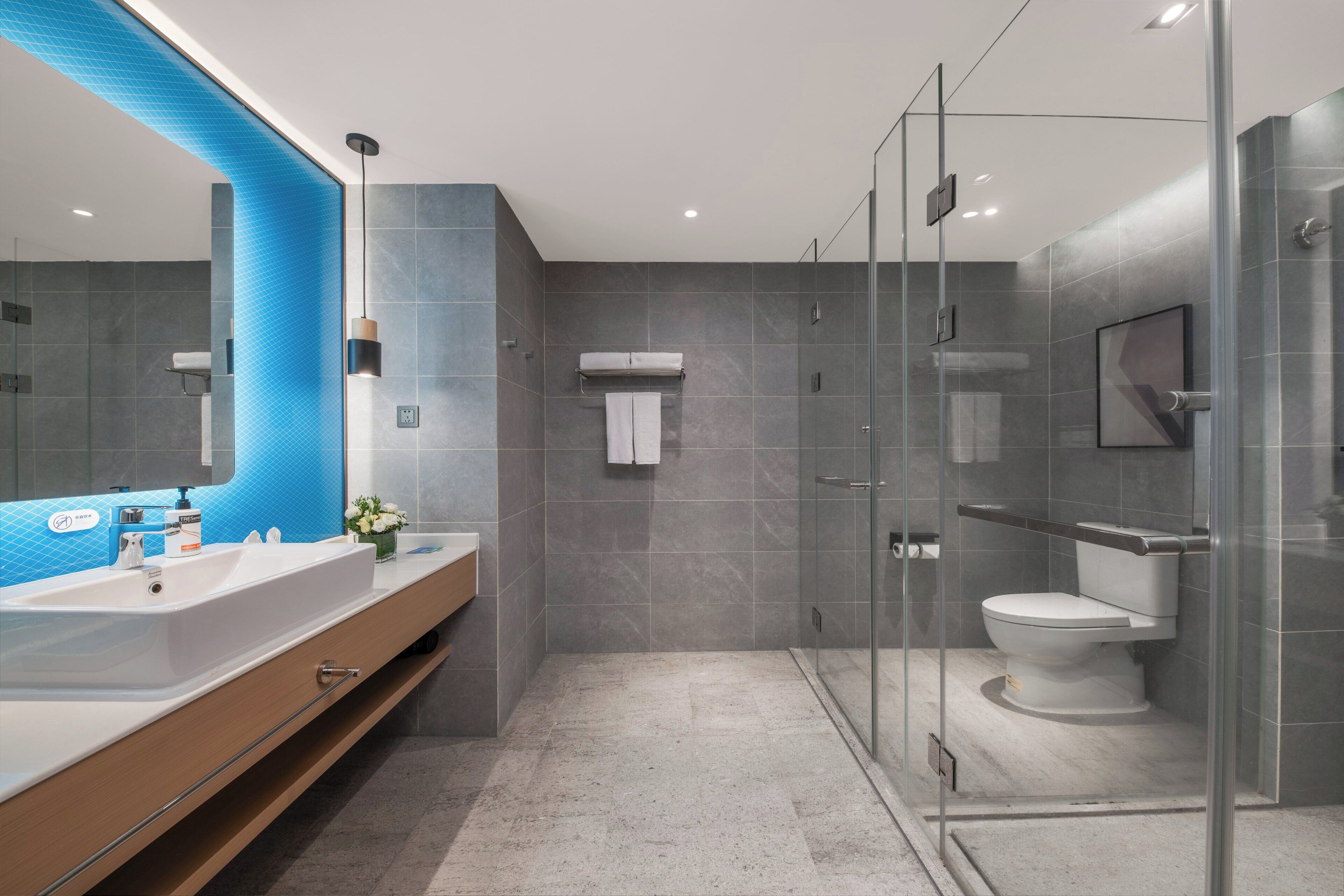 Photo - Holiday Inn Express Shenzhen Longhua by IHG