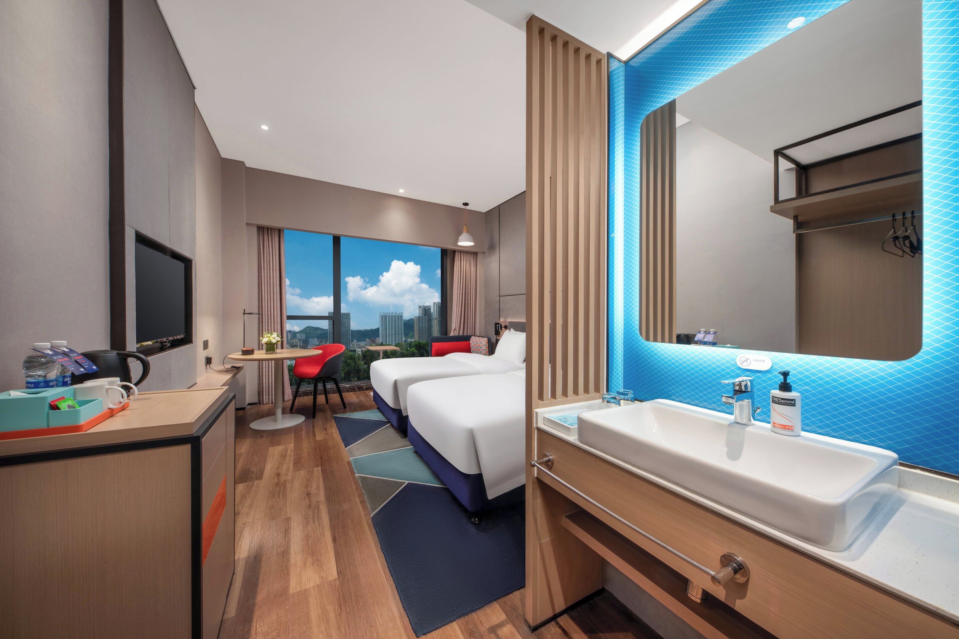 Photo - Holiday Inn Express Shenzhen Longhua by IHG