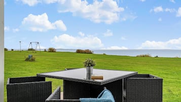 House | Terrace/patio