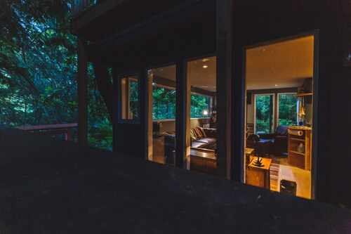 Bright, Modern Guest House @ Ferngully