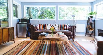 Bright, Modern Guest House @ Ferngully